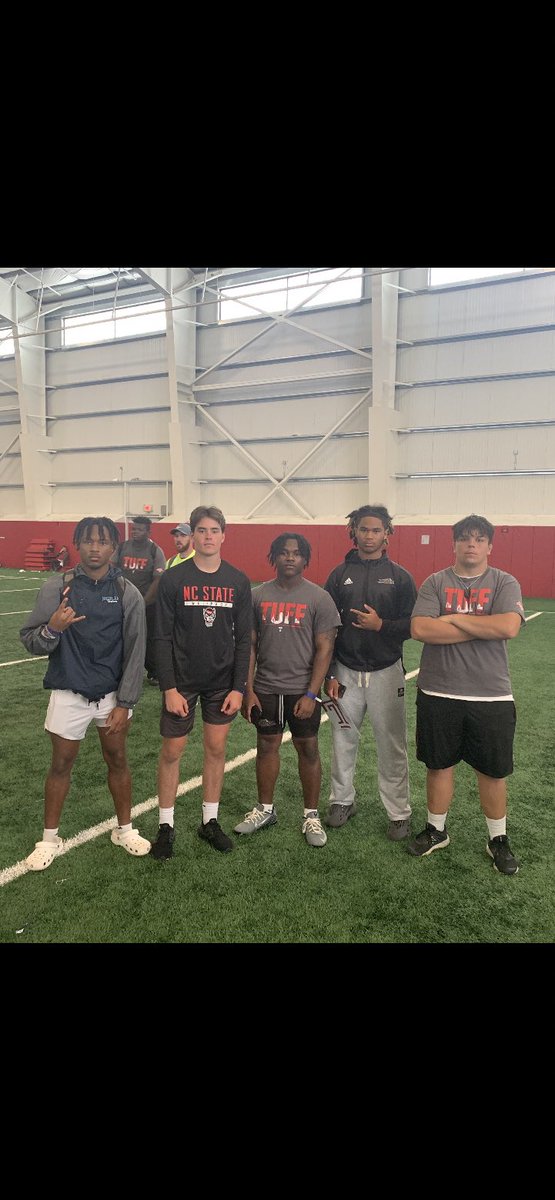 working hard at the <a href="/TempleFootball_/">Owls Nest 🦉</a> camp with my teammates ! <a href="/tartanfootball1/">Brian Leary</a> <a href="/Beastupacademy/">Coach Melik Brown</a> <a href="/NextLevelQBs/">Marcus Hammond - NLG (Next Level Greats)</a> <a href="/Giants5john/">Coach Small</a> <a href="/CoachChop04/">Robert (Chop) Hammond</a>