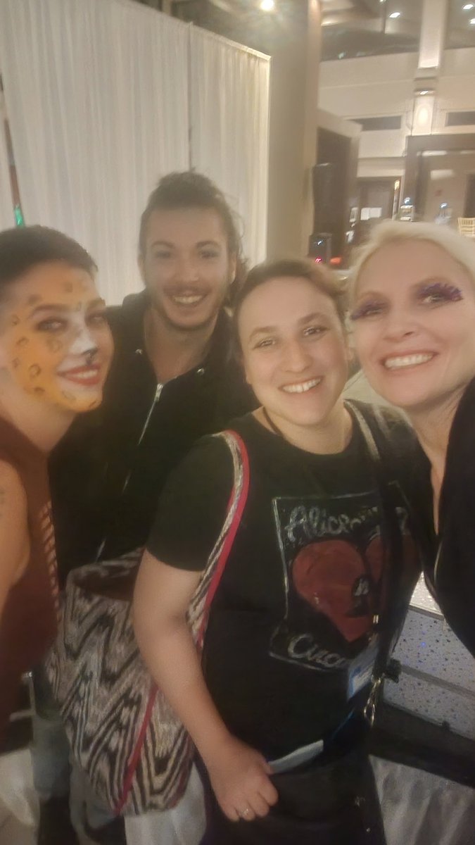 Shay Tiziano tweet media