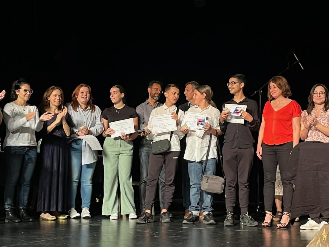 LyceeHutinel's tweet photo. Bravo à l'ensemble des élèves et équipes pédagogiques qui ont participé au concours d'éloquence du réseau Cannes Pays de Lérins à Mandelieu le 26 mai. Félicitations aux lauréats de cette 2ème édition : Ecole Frédéric Mistral, le collège Les Mimosas et le lycée Bristol. https://t.co/LGLyDqBsqx