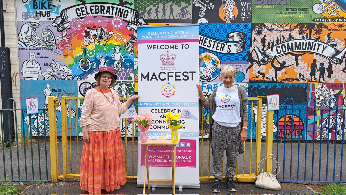 #macfest2023 -  @MACFESTUK - an amazing walk and picnic together at @ParkPlatt building cultural bridges, sharing nice food and quality time @SusieBolchover
#SpreadHoneyNotHate
@QaisraShahraz @FFEUnyc @ManCityCouncil @mcrwire
@mwartfoundation #picnic #communitytogether…