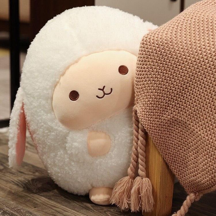 SoftnessDaily's tweet photo. lamb plushies 🎀 https://t.co/AOBcPx7Uk9