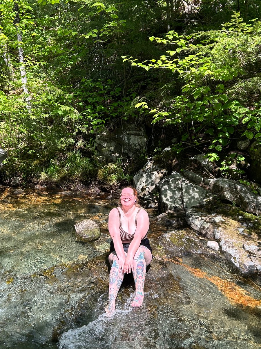 _uh_idc's tweet photo. Splish-splashin’ in some runoff from the white mountains. I had the time of my life this weekend and everyone needs to know about it!! https://t.co/1pPvYyOPN0