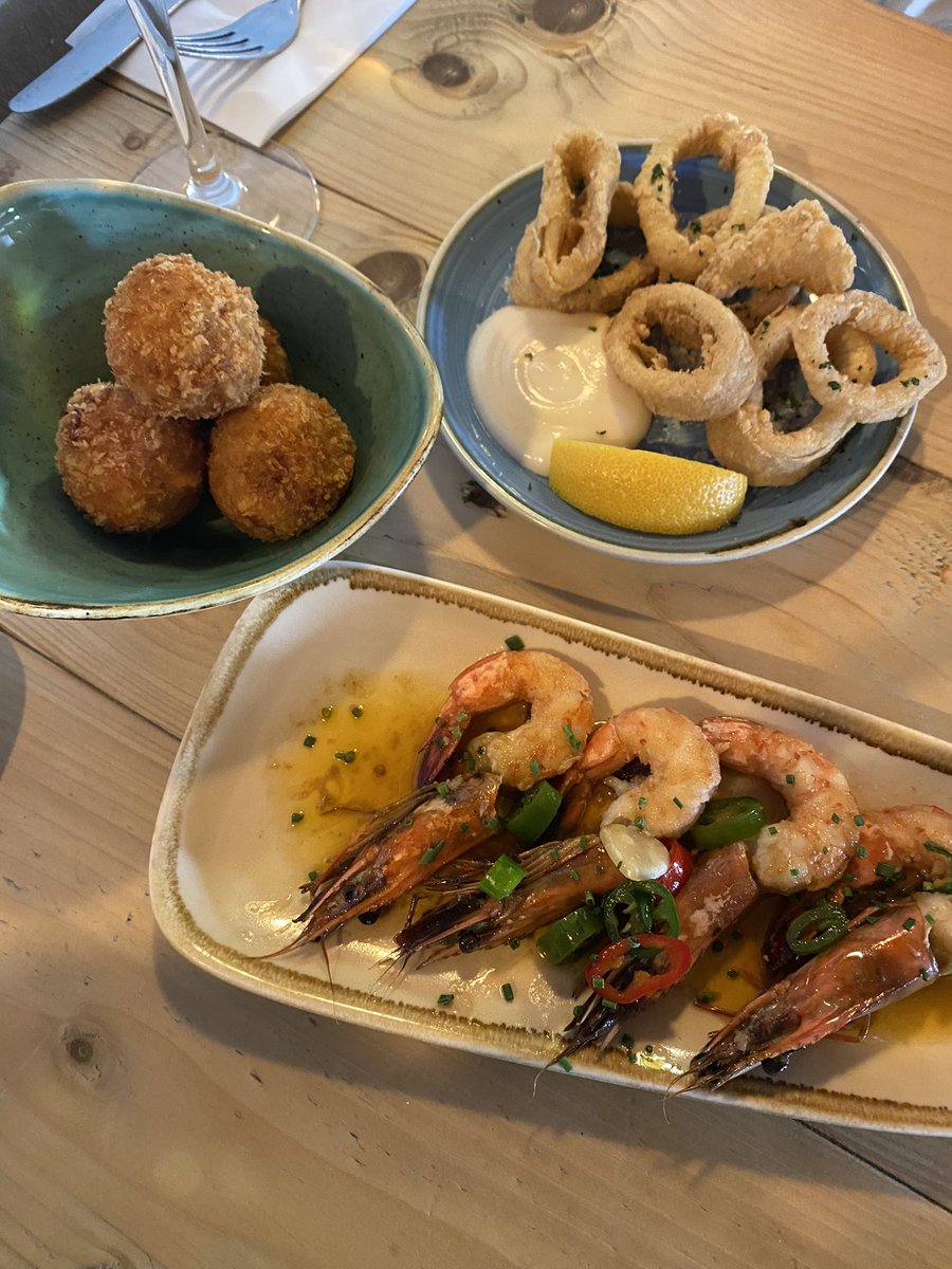 chattychatot05's tweet image. シャドウミュウツーレイド2日目🔥
良い個体値が取れたので早期撤退して、コミコン会場でCとMのアンノーンを取りに行った☺️
その後はスペイン旅行以来のtapas🇪🇸
#ShadowRaids #shadowmewtwo #pokemonGO #ポケモンGO