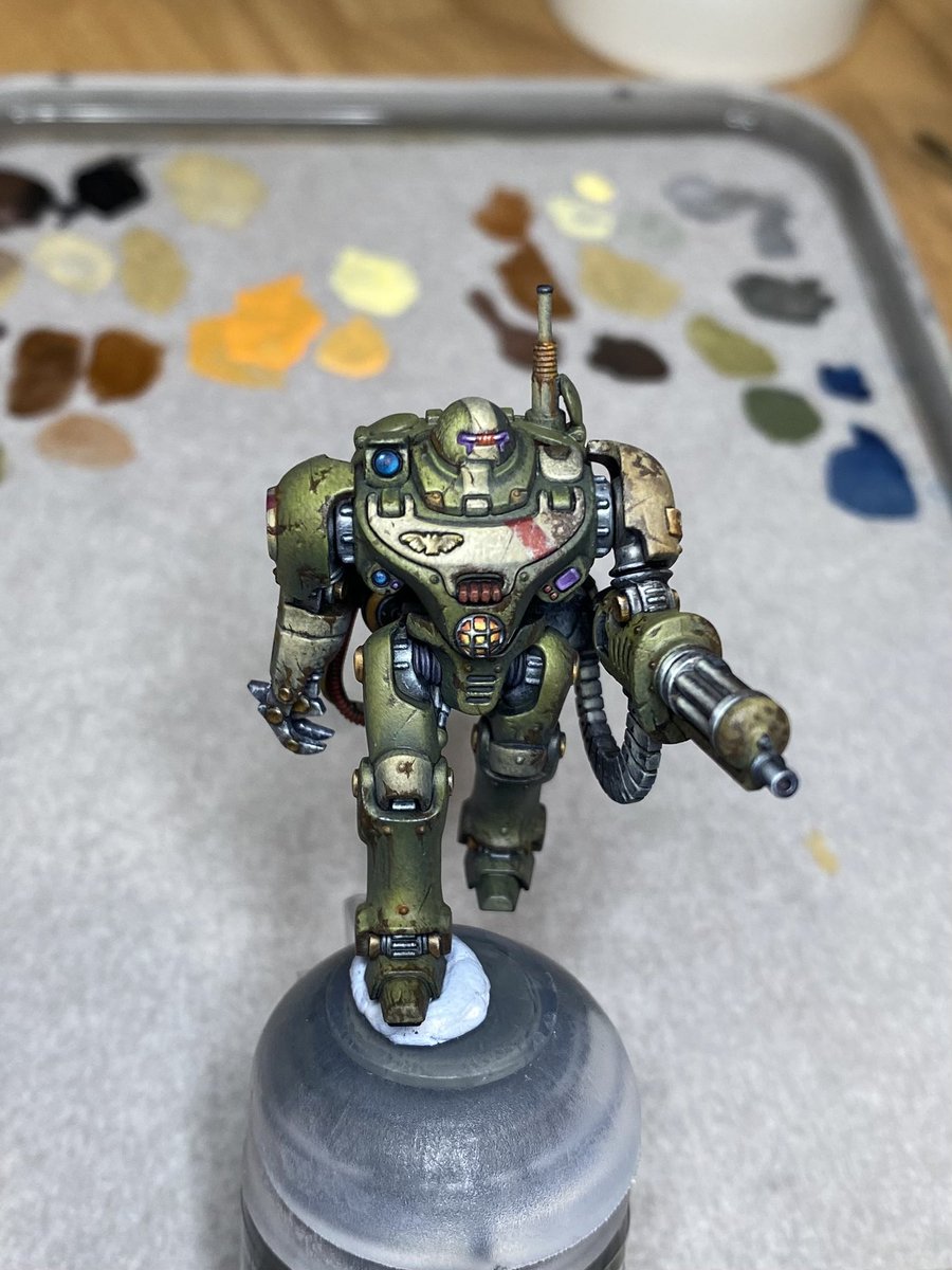 Nearly finished having fun with some weathering on UR-025.  #WarhammerCommunity #blackstonefortress
#PaintingWarhammer