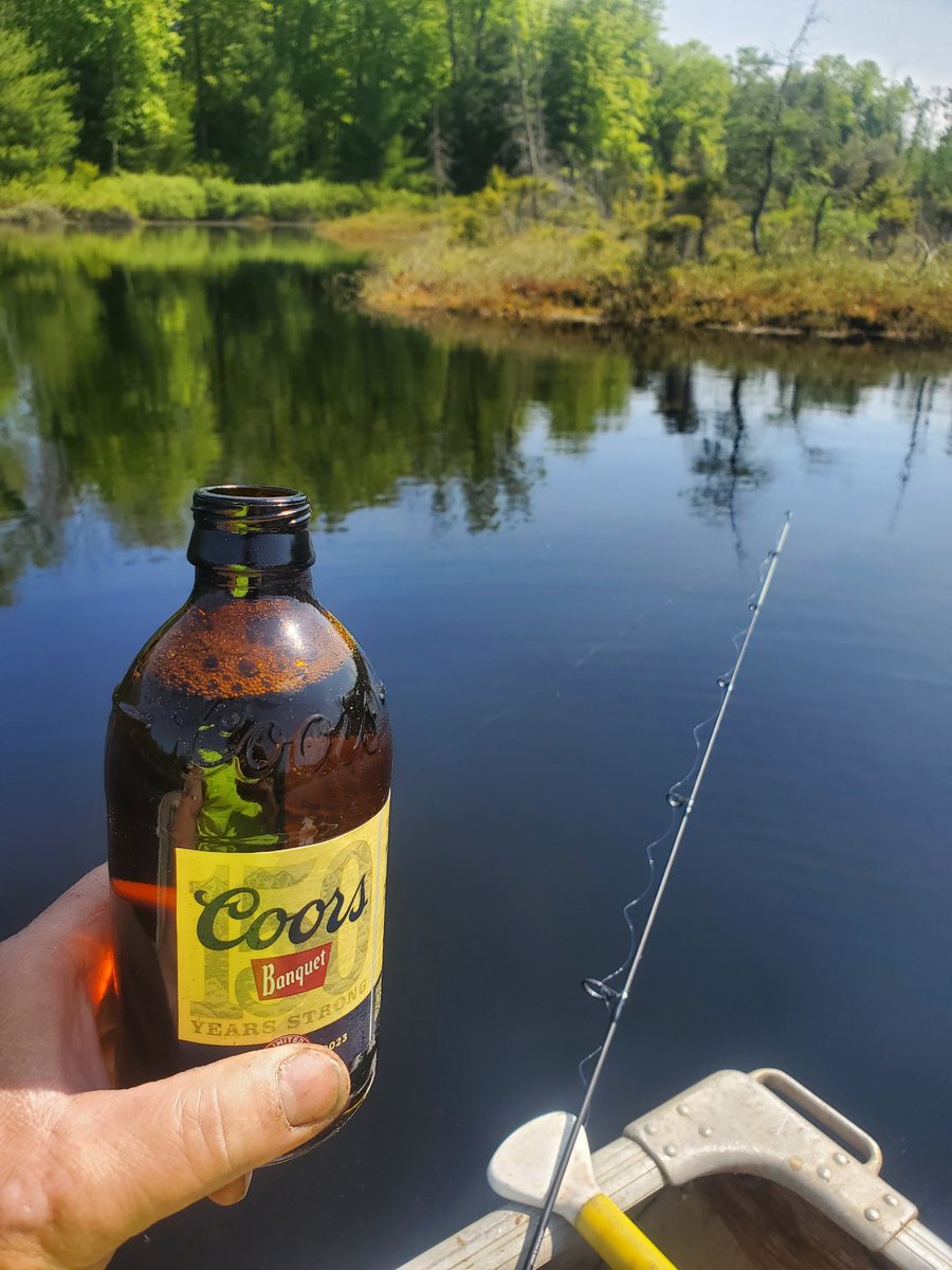 brought a little banquet to our little spot! cheers folks 🍻🍺👊