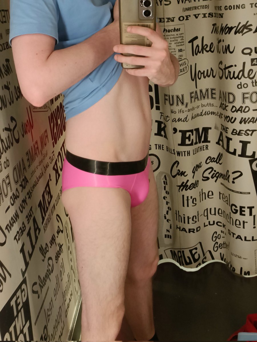 Bottomologist_'s tweet photo. Pretty in pink 🩷 https://t.co/NDgqPcCiji