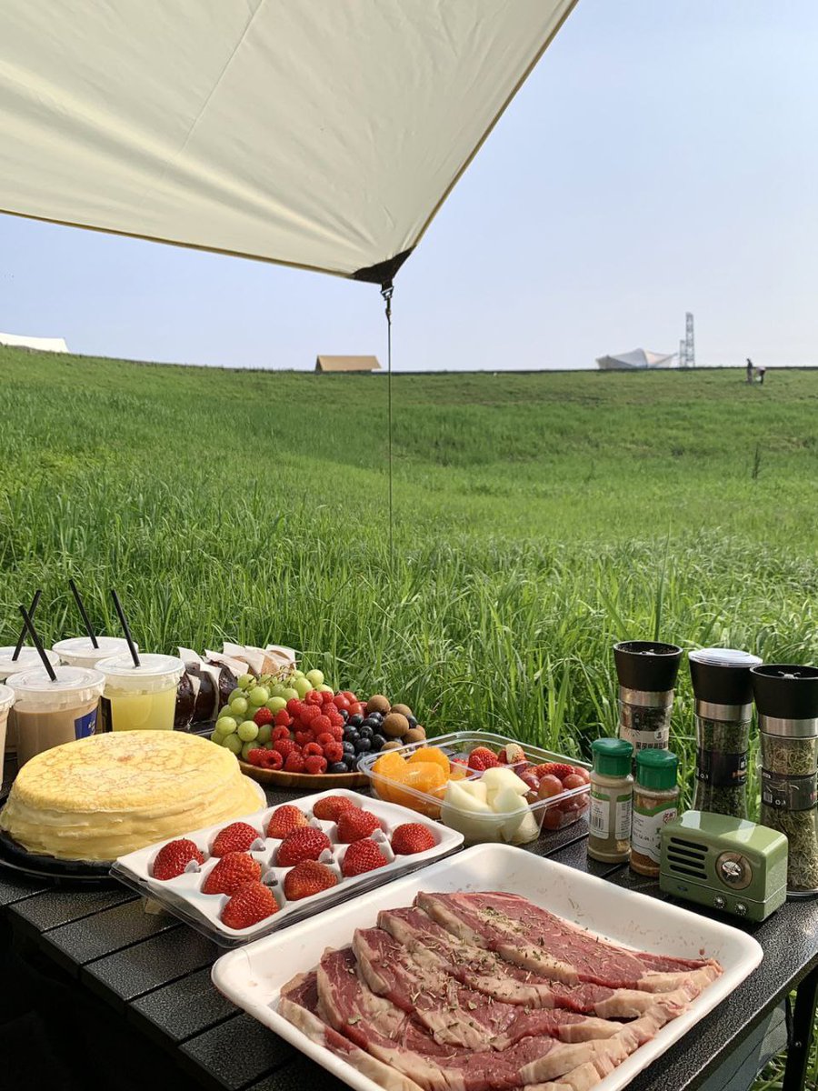 Capone734's tweet image. End of the weekend outdoor barbecue this day is my most happy day wishing everyone a good weekend☺️☺️☺️  #DebtCeilingAgreemment   #Weekend  #Barbecue