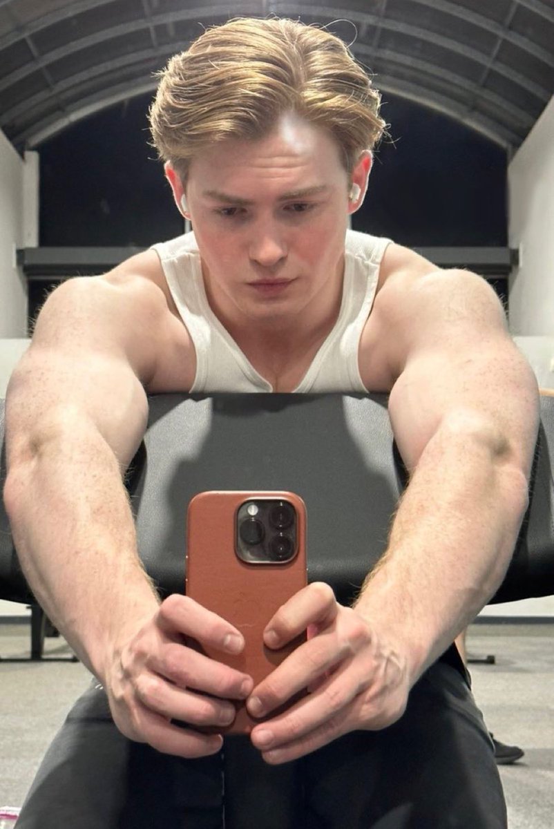 Kit Connor Posts Shirtless Gym Pics Goes Full Muscle Bro Images and