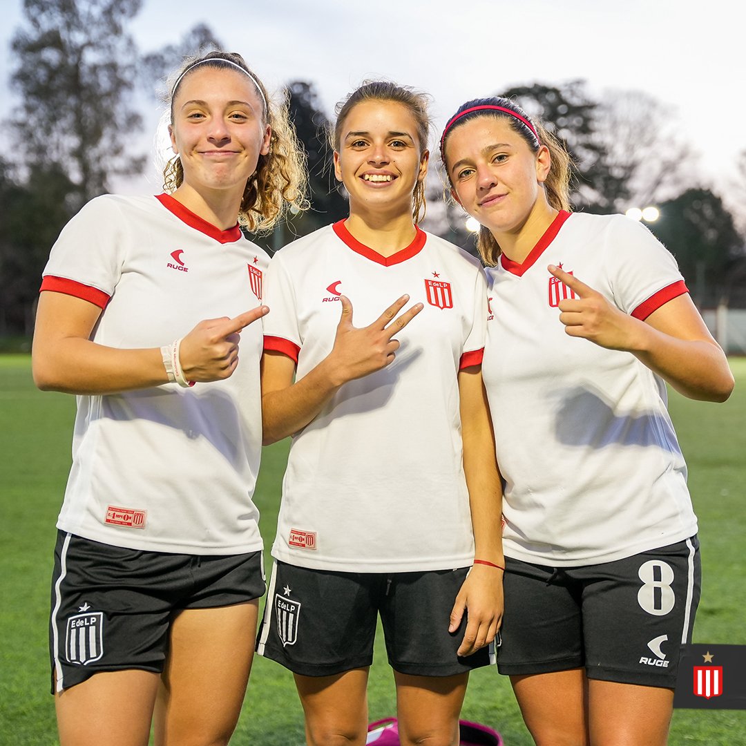 EdelpFutbolFeme's tweet photo. ⚽️ ¡Las llaves de gol en #Reserva! Abril Delorenzo , Wanda Fernández y Andresa Urban 🔥

1️⃣➕️3️⃣➕️1️⃣ https://t.co/dWsNY6aeuD