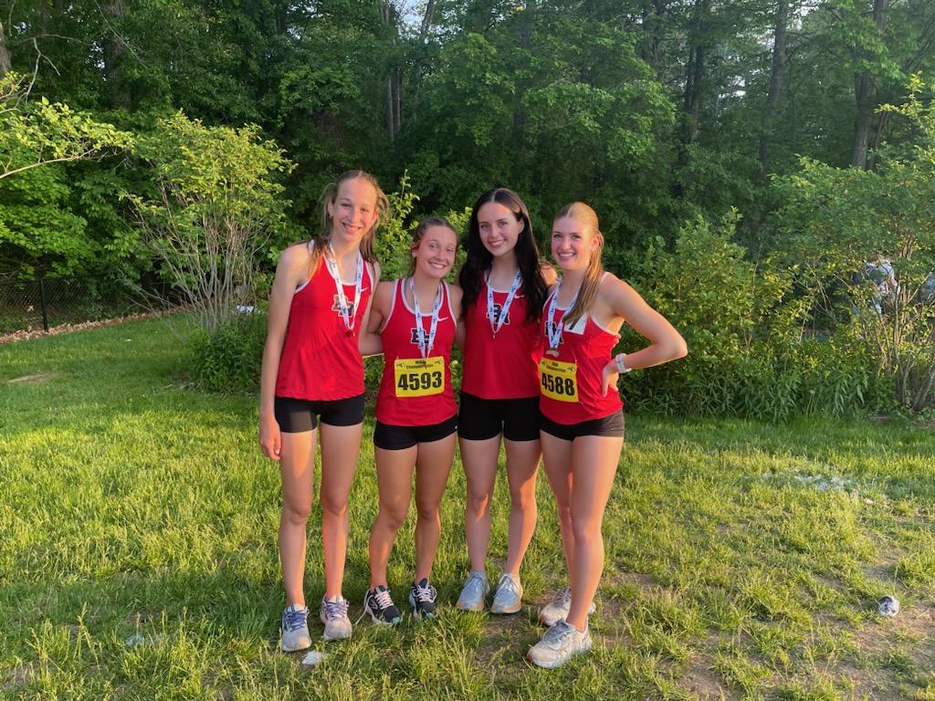 TROJANSXCTF's tweet photo. Girls 4x800 sets a season best time of 9:57.68 for 4th!! https://t.co/ptcs6mX3Rc