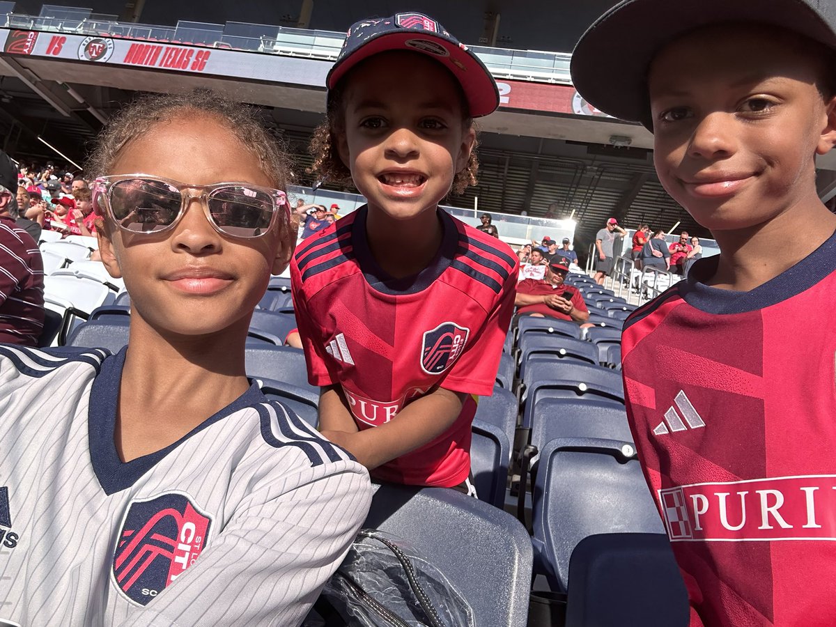 Mo_futbol's tweet photo. When you give the kids your phone at the @STLCITY2 game. #familyfuntimes #AllforCITY 🥰🥰⚽ @stlCITYsc https://t.co/w4xeNIpQps