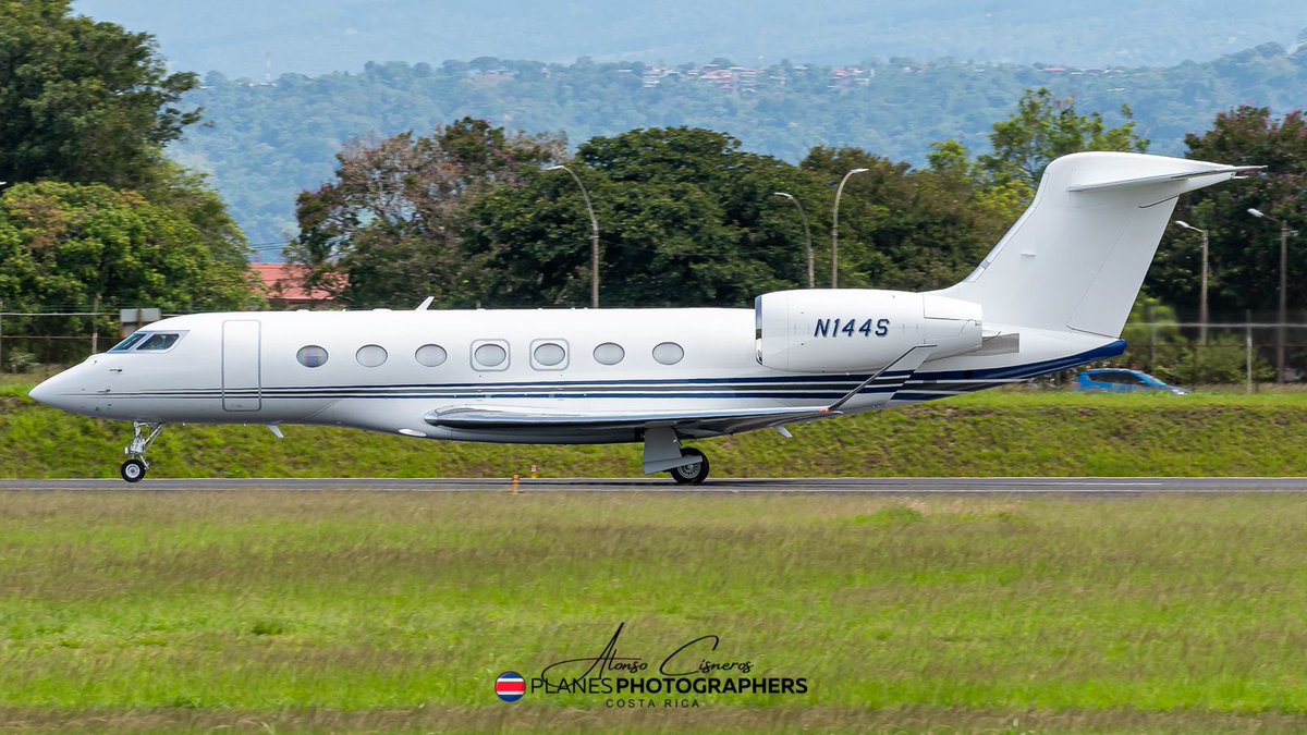 adsbcr's tweet photo. Capturas interesantes de hoy en SJO. Incluido el #AstroJet de @AmericanAir
Fotos por @AlonsoCisnerosJ #ADSB https://t.co/Pa05pwC6Jr