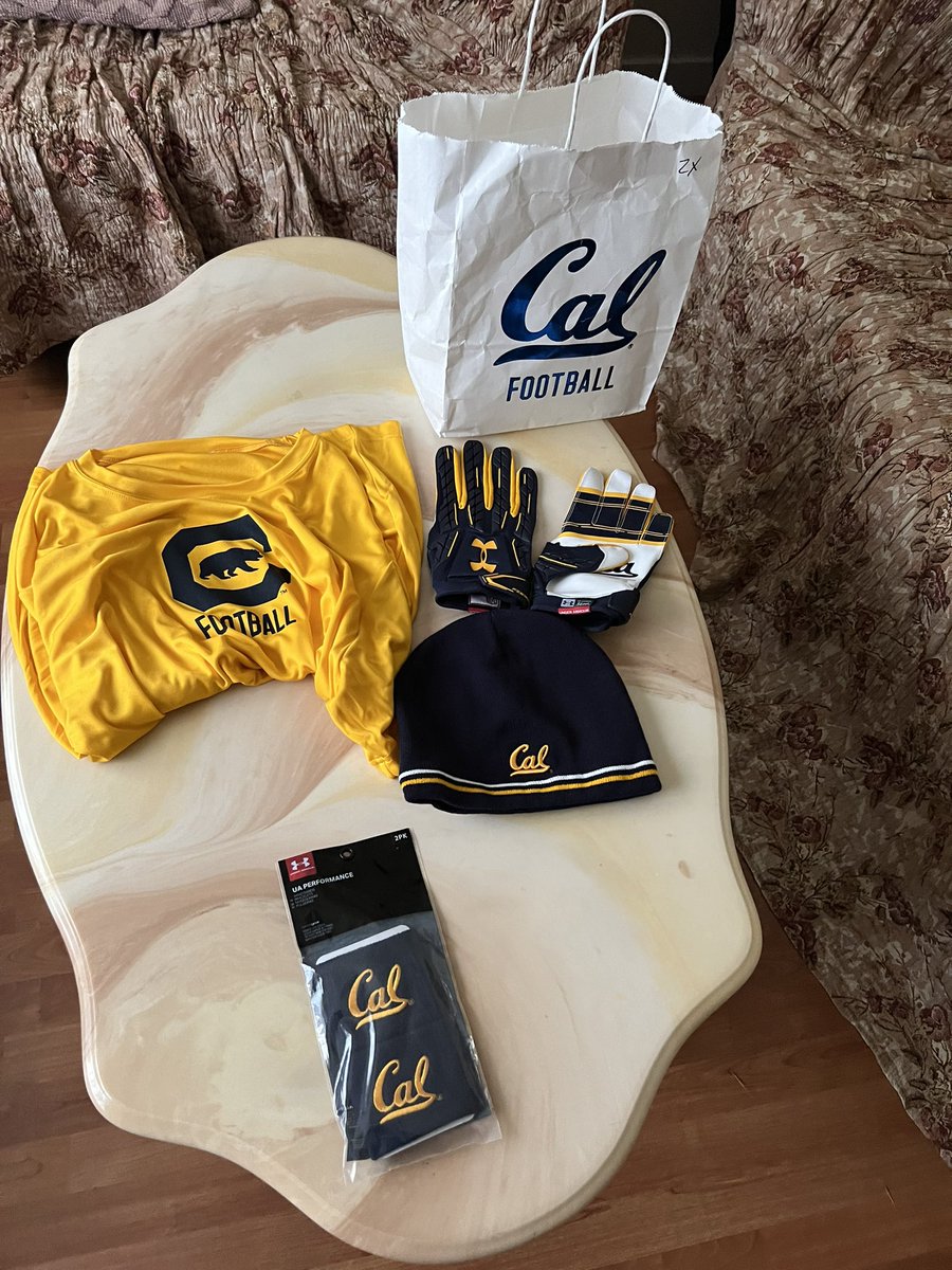 SeyfuSurafel's tweet photo. Had an amazing experience today at @CalFootball camp. Blessed and honored to receive OL MVP. Thanks to @MikeBloesch and @themikesaffell for the great coaching. 

@Immanuel_Pride @CCC_CometFB @CoachO60 https://t.co/lmQjbsDdsg
