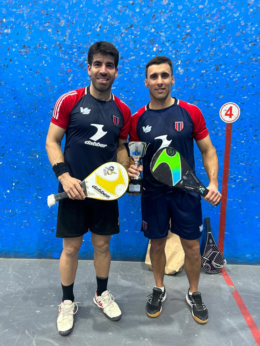 Ferro de Tandil Campeón de la 2da Fecha de <a href="/PelotaBsAs/">Pelota Buenos Aires</a> !!
Guille Osorio y Gaston Inchausti
EN Centro Vasco de Necochea