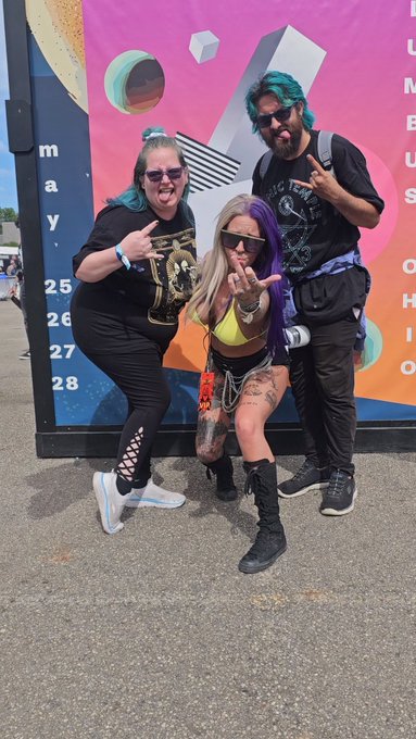 @trippylyd  fuck yes met a goddess at the music festival  super down to earth glad we could say hi and<a class="tags" href="/tag/trippylyd">@trippylyd</a>