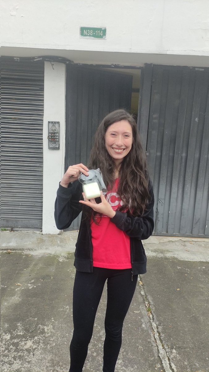 lombremono's tweet image. Ella es Paulina de #LaMilagrosa, elabora unos maravillosos jabones artesanales a pedido
¡Imagina tener tu propia receta de jabón!

Nada cuesta dejarle de consumir a la corporación y respaldar el trabajo de estxs artesanxs.