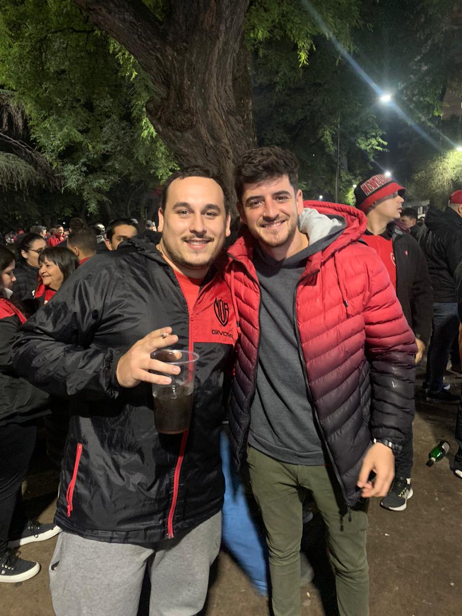 yo falto a la cancha
mi amigo: hoy vino el de dosgood