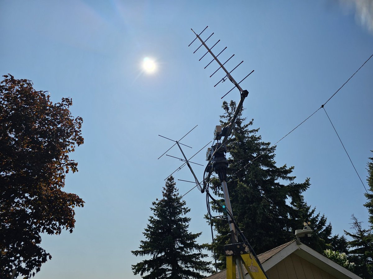 My Arrow antenna mini-array for satellite is mounted! On-air tests starting soon #AMSAT #hamradio