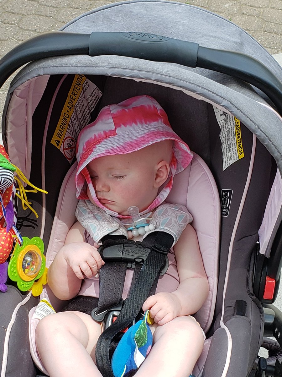 Yesterday mom and dad dinner and a movie night. Today zoo with the girls. We had a blast. I wish the girls could have lasted longer before breaking down and getting tired.