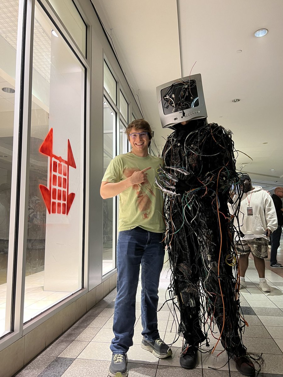 insidetheslime's tweet photo. CHILLING WITH THIS GUY!!! (he is a 7 foot tall wire monster that disemboweled me on live television) https://t.co/lP8CCul1dr