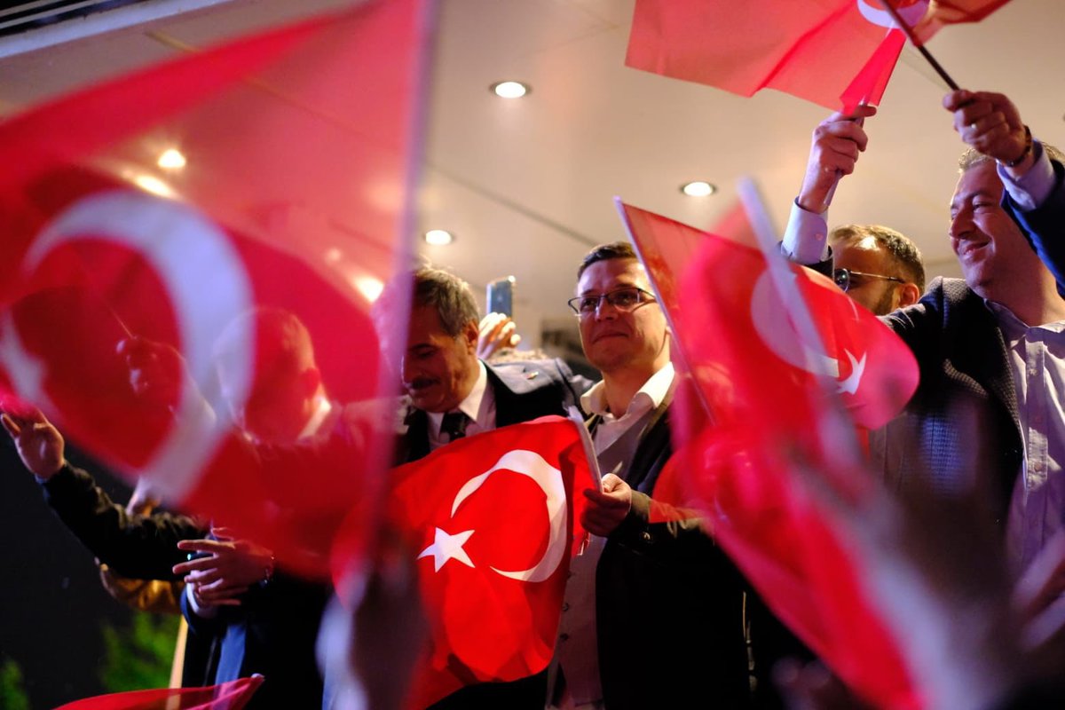 Senelerdir beklediğimiz 2023 seçimlerini zaferle sonuçlandırmanın gururu ve sevincini yaşıyoruz. 
Bu süreçte her türlü fedakarlığı göstererek çalışan herkesten Allah razı olsun. 
Bu zafer hepimizin…

Türkiye Yüzyılı ile Güçlü Türkiye 🇹🇷 
Güçlü Sakarya 💚🖤