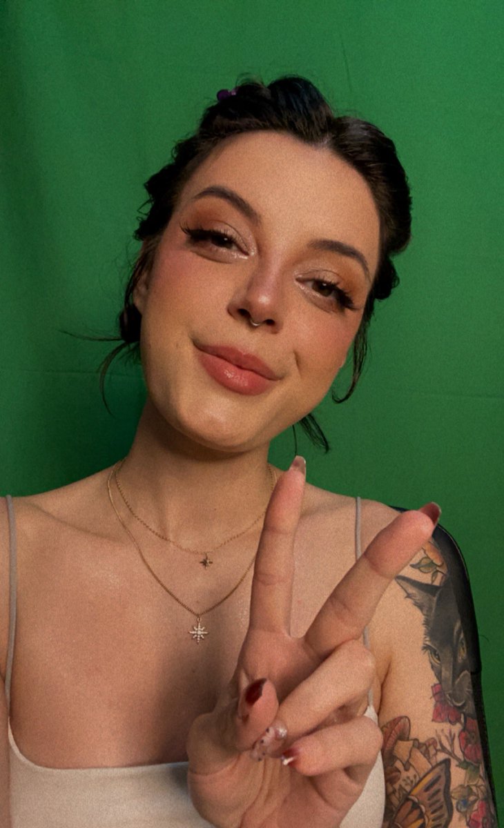 ella-on-twitter-holaaaa-hope-you-re-all-having-a-wonderful-day