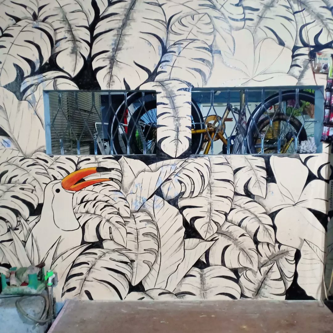 MankBetjak's tweet photo. Work in progress 🔥
#basmalah #enginestart #ngebetjak #mural #muralart #muraltropical #semangART https://t.co/hgryYUGVzt