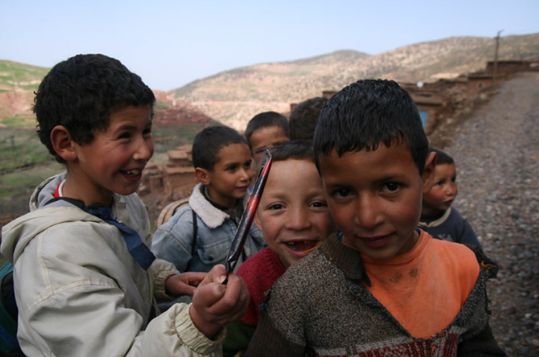 YetoillisYeto's tweet photo. The more individuals are exposed to populist entertainment,social media..The more their faces are soulless,unauthentic, without character.. They are not exposed to knowledge but to something sinister..I hope our Amazigh kids will keep their true character without being corrupted https://t.co/1i9zIbofve