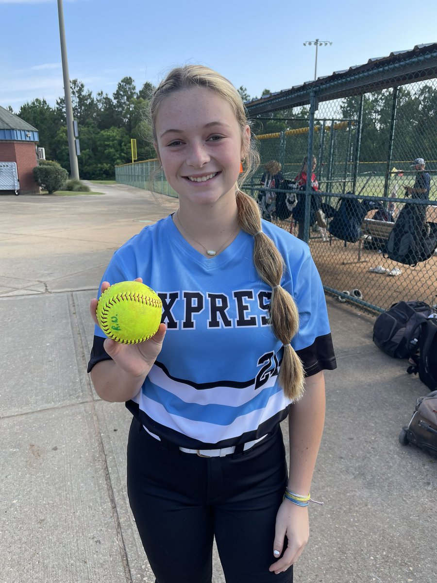 Allie B with her first 💣 of the season!! 💪🏻@aladnier2024