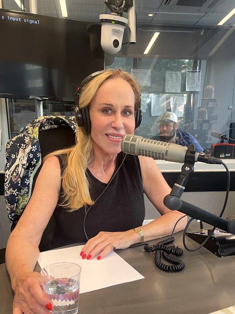 Huge thanks WABC Radio, <a href="/ernieanastos/">Ernie Anastos</a> and @patriciastarkcommunications for a terrific show today. And a big shout out to my follower Jean P who called in today. What a surprise. Thanks to ALL the folks at ABC radio, cast and crew. 🙏🏻 #WABC #LiveCallIn