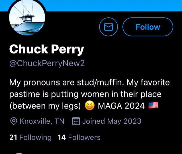 56blackcat's tweet photo. Meet Chucklefuck, he’s a fricking delight though, likes sending pics in dm to innocents like me 😇 

He picked the wrong innocent https://t.co/VLzB0QzFjs