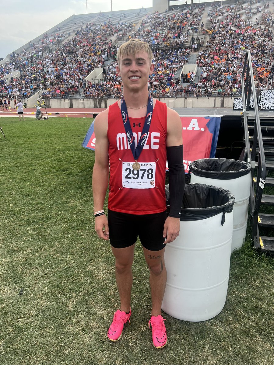 5A boys 200 meter dash state champion 🥇 Bryce Cohoon of Maize ran 22.05 to win the title. Syracuse football up next for Cohoon. #trackinkansas