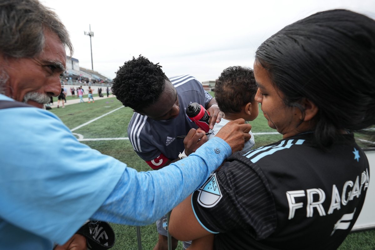 mnufc2's tweet photo. Win or lose, the Loons always show up for their fans 🫶 https://t.co/p4vTLMY6CV