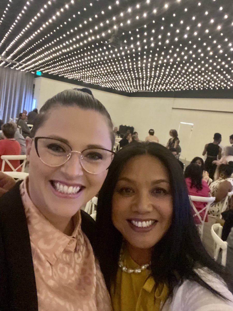 R_TomanengEdD's tweet photo. #Blessed to be celebrating such a beautiful couple …my @USFCA_IME @USFCA_SOE sista #JenniBosco and #MichelleDixon 💜💜💜 #HumanizingEducation #HumanRightsEducation @monishabajaj @skoirala2 @belindaHarriaga https://t.co/i4hVeRQHFX