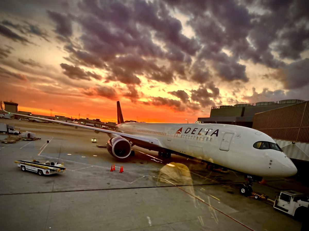 Thanks, <a href="/Delta/">Delta</a>, for a great travel day. From the Skyclubs to the planes, everything was just right.
