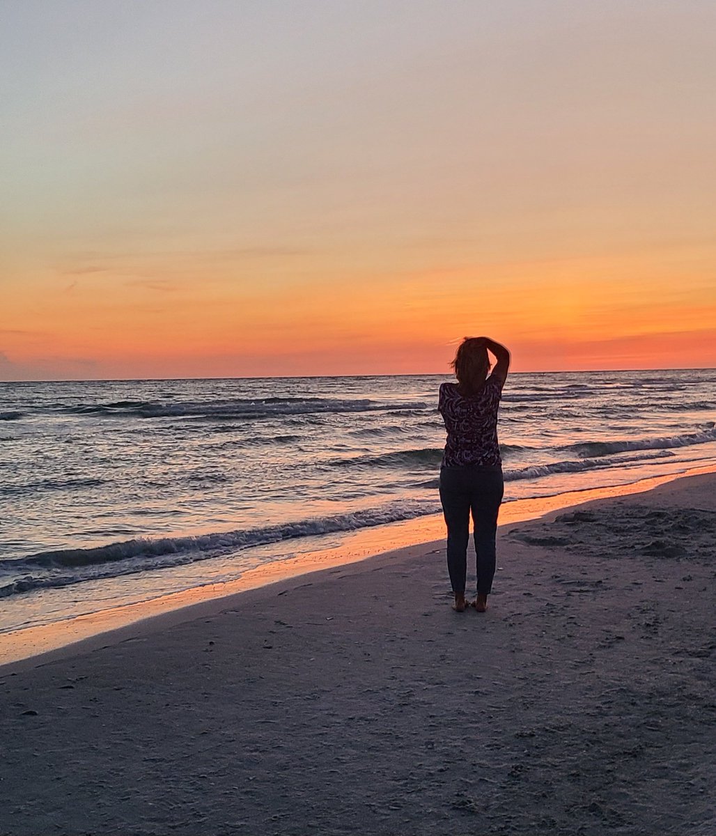 BeachFrmFL's tweet image. Another perfect night St. Pete Beach @VSPC