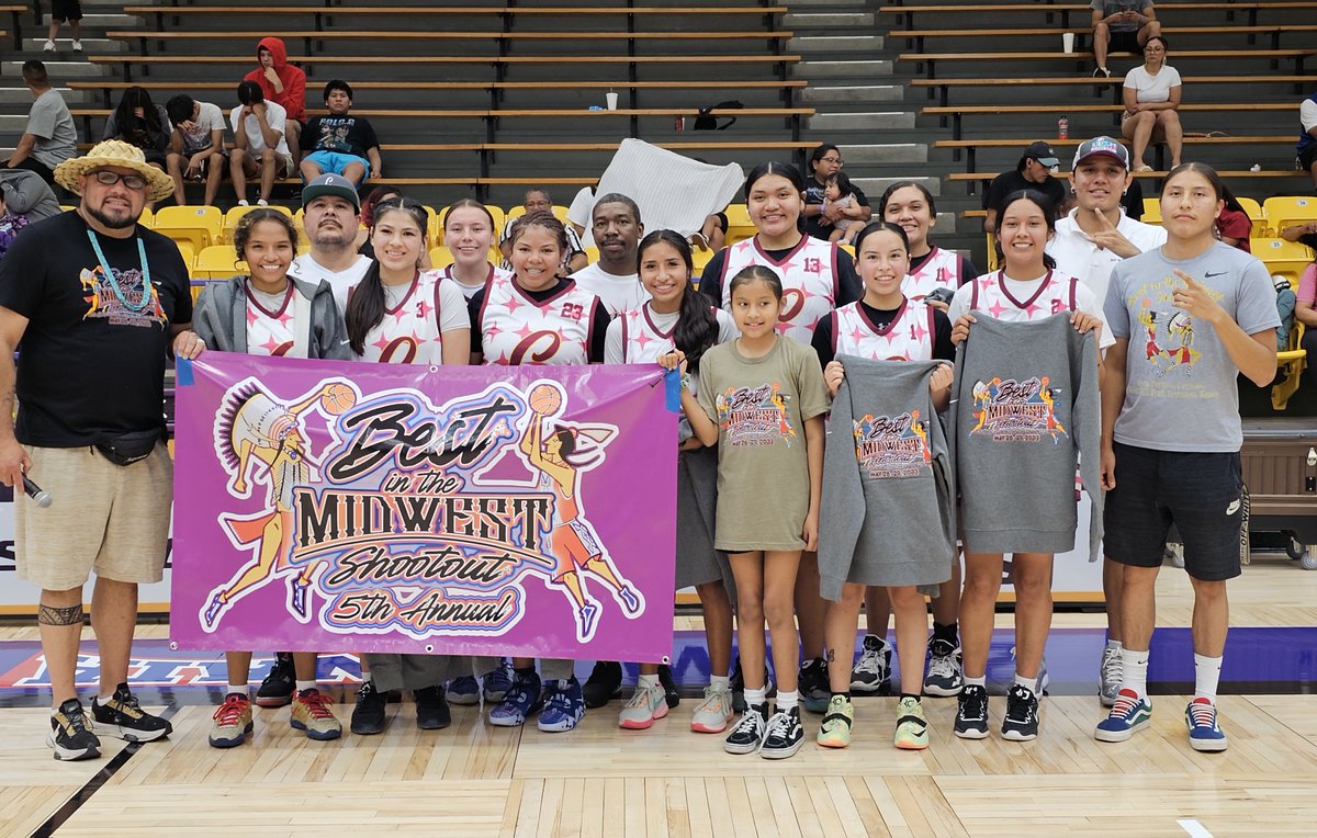 Shout out and congratulations to the Legendary Elite women's team who won the women's division of the Best in the Midwest All-Native high school tournament held in Lawrence, Kansas. 
#NativePreps #Champions