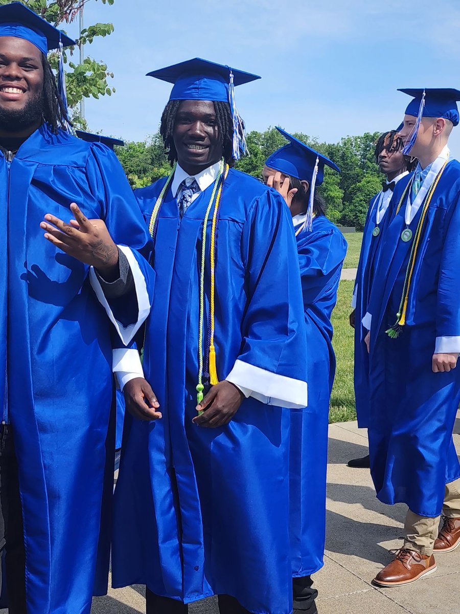 How it started, how it's going. He has closed a chapter, and now about 2 start another. So PROUD of this kid! NOW GO BE GREAT!
I see u 24!!💙💙 <a href="/Jalenalfonso/">Jalen Alfonso</a> <a href="/D20alfonso/">Derrick Alfonso</a>