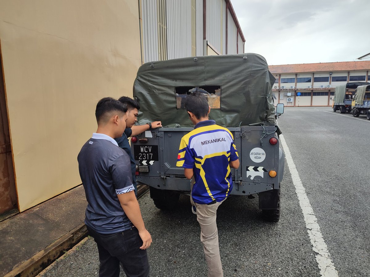 danialjkrckm's tweet photo. AHAD : 28/5/2023

- Kerja pemeriksaan selepas pembaikan jentera JKR Yan
- Pemeriksaan bateri kenderaan yg telah dicas
- Pemeriksaan selepas pembaikan bas Kementerian Pertanian
- Pemeriksaan kenderaan dari Istana Anak Bukit

@EnCiK_JM1
@JKRCKMKedah 
#internfebjun2023
#ckmkedah https://t.co/F8P3P3qxBo