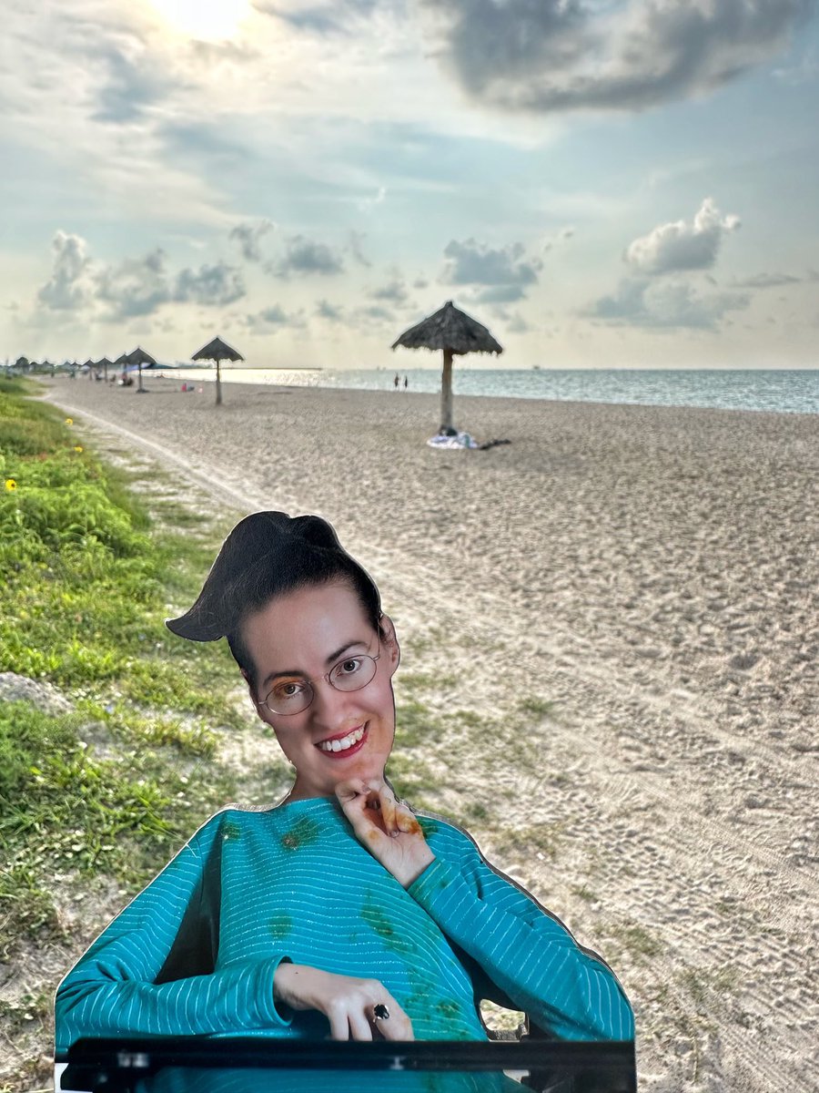 AlliJD3's tweet photo. Nothing says #summer like spending the holiday weekend at the #beach 🏖️ #SPF ready because #SafetyFirst 😉 #TeamAlliTravels ❤️ #MiniAlli does #Rockport #travel #adventure https://t.co/evKRpK9wip
