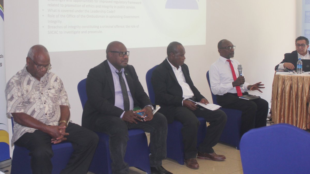 UNDP_Pacific's tweet image. 🇸🇧 Public service agencies reviewed the methodological framework developed by @UNDP in consultation w/ 🇳🇿Public Service Fale to support their integrity + ethics initiatives, aiming to enhance public trust &amp;amp; confidence. Government announcement ➡️ bit.ly/3oE1hSP

#UNPRAC