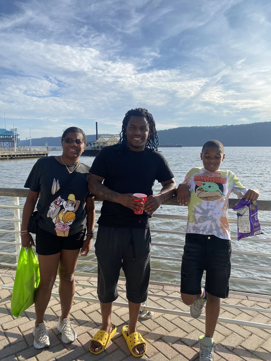 jboujii's tweet photo. I know I’m transitioning into dad life cause I’m out here circling the neighborhood with my dogs out, red cup in hand, and taking damn family selfies..

WILD😂

Mom and baby boy #BiGTIMEBRYCE came through to new spot , played some dubyadubyaE 2K and just walked around, also Byce showed me his new celebration dance 😂. 

BLESSED ❕❕❕