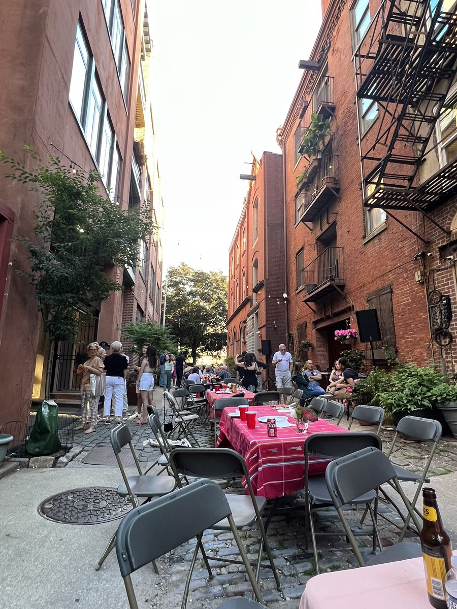 Beautiful evening for our Old City Block Party ❤️

#lovewhereyoulive #oldcity #oldcityphilly #meetyourneighbors
#buildcommunity