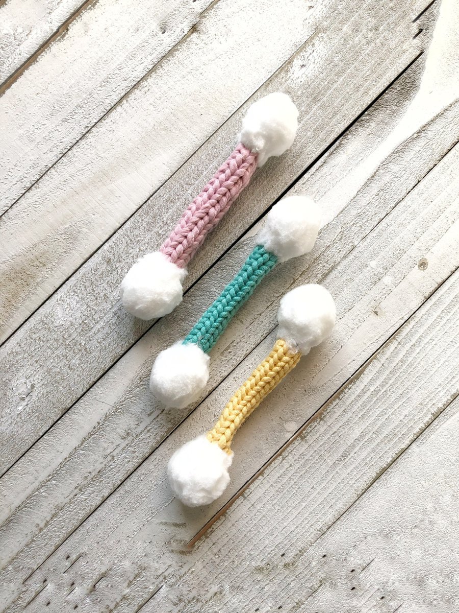 Thanks for the great review Christina J. ★★★★★! etsy.me/3oEc1jW #etsy #white #forcats #kittentoys #knitcattoys #catnipcattoys #cattoys #weirdcattoys #catniptoys #catswabs