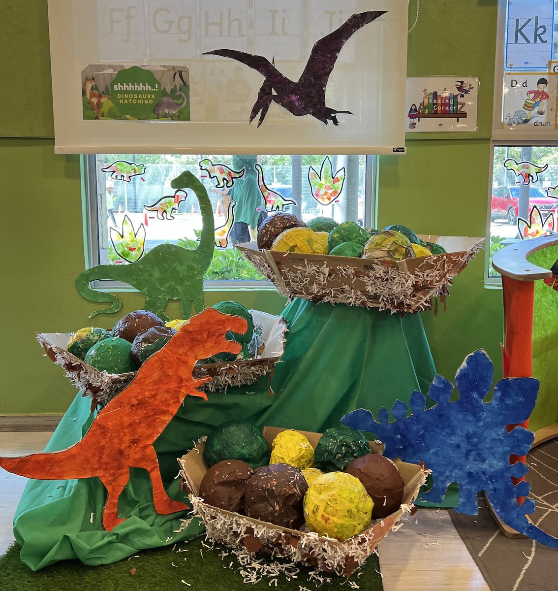 Shhh, dinosaurs are hatching! The children have worked hard on our class display. They used Papier-mâché to make dinosaur eggs. We then painted dinos together. Thank You @RachaelHC7 for putting this together.@The_IEYC  @HELPISKL @HIS_Preschool