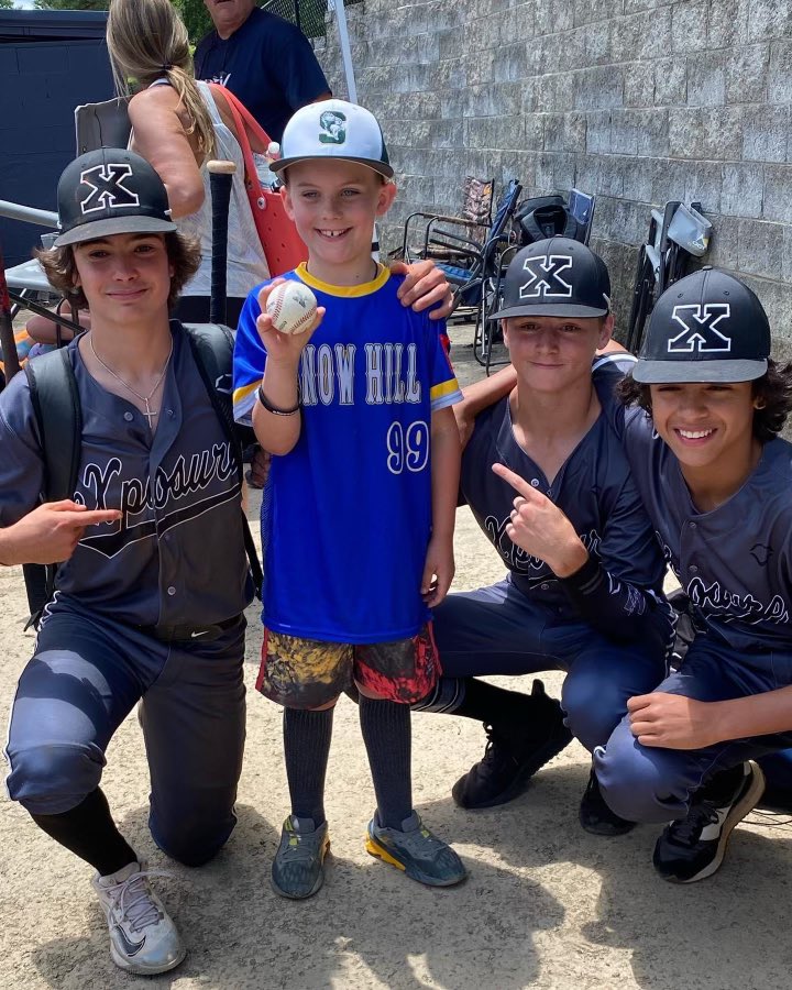 Got to spend some time with a future X boy between games today! Love this little man! <a href="/HartleyKilby/">Kilby Hartley⚾️</a> <a href="/FernandezMig33/">Miguel Fernandez</a> <a href="/eXposureBB/">eXposure Baseball</a>