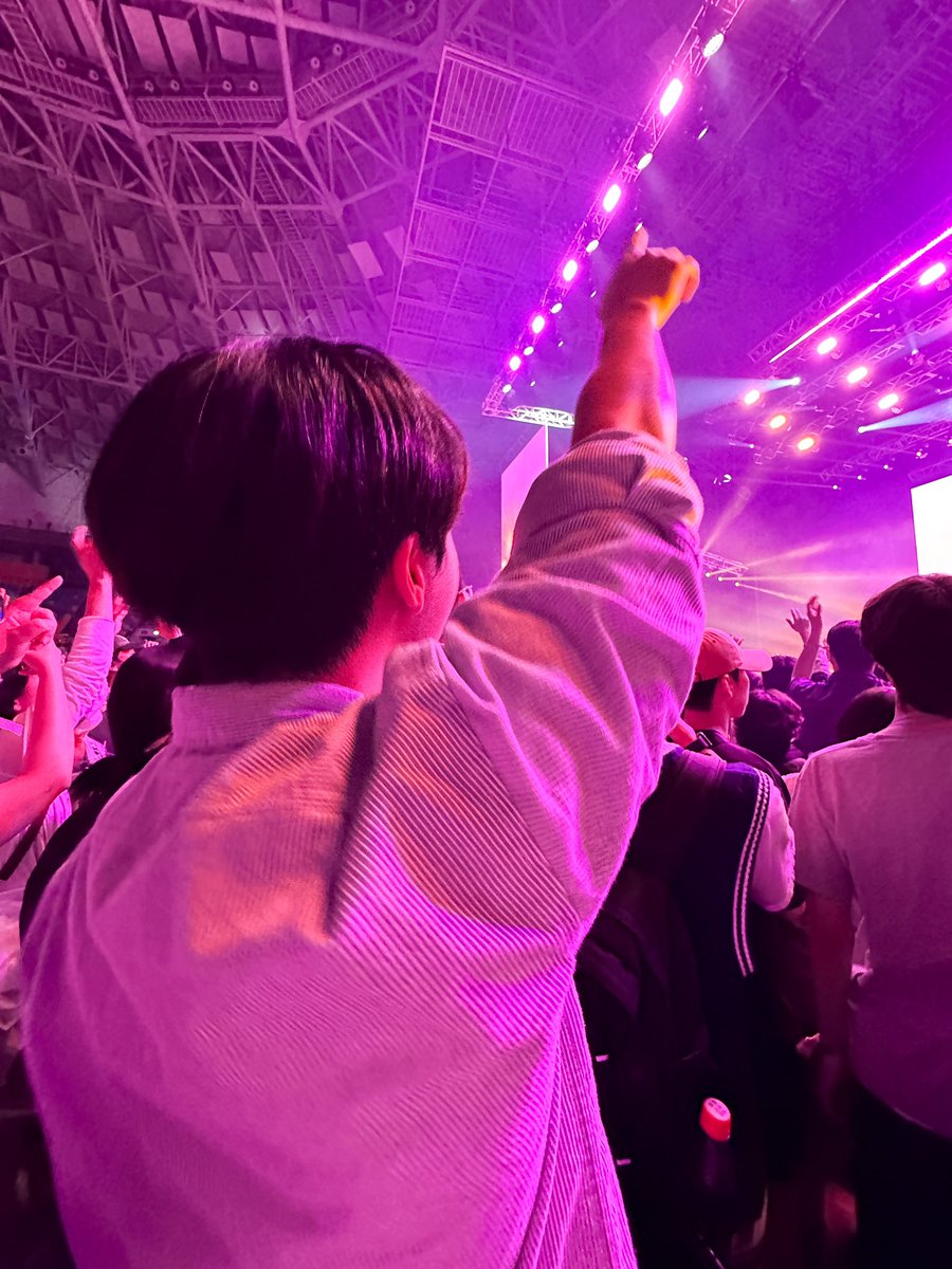 jeongsewoon_twt's tweet image. [#정세운]
세운이의 서재페 즐기기 ☝️🐶

#JEONGSEWOON 
#서울재즈페스티벌 #서재페 #SJF