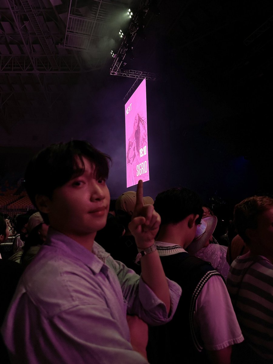 jeongsewoon_twt's tweet image. [#정세운]
세운이의 서재페 즐기기 ☝️🐶

#JEONGSEWOON 
#서울재즈페스티벌 #서재페 #SJF