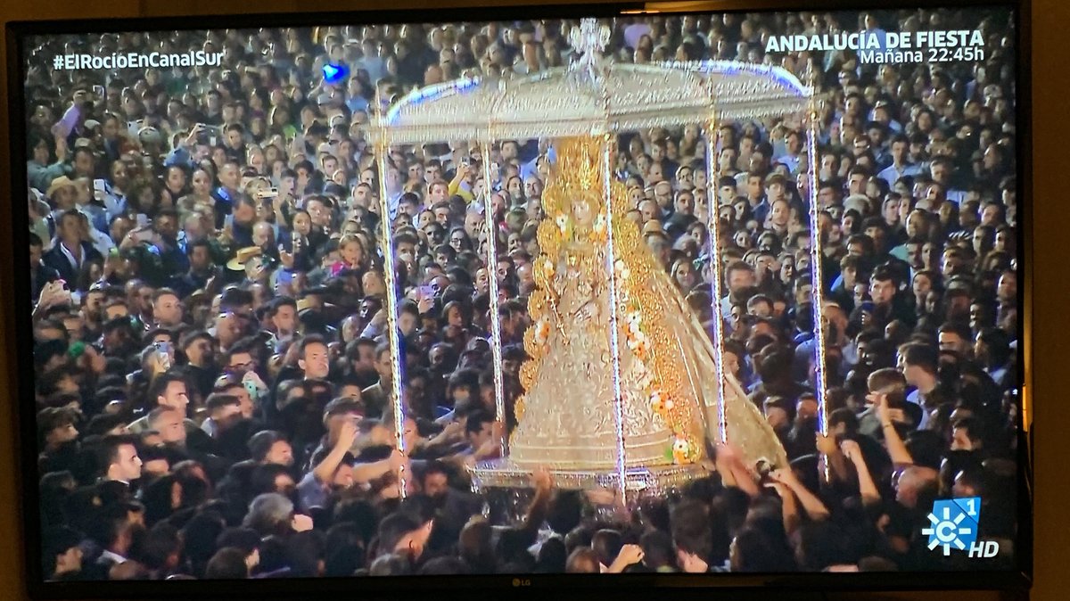 ¡Otro Rocío más! 
Gracias @norberto_javier por la retransmisión tan maravillosa que nos regalas cada año, con historia, formación y, por supuesto, mucho amor rociero. 
¡Desde San Fernando, como cada año, os mando un cálido saludo!

#ElRocíoEnCanalSur @canalsur 
#AndalucíaDeFiesta