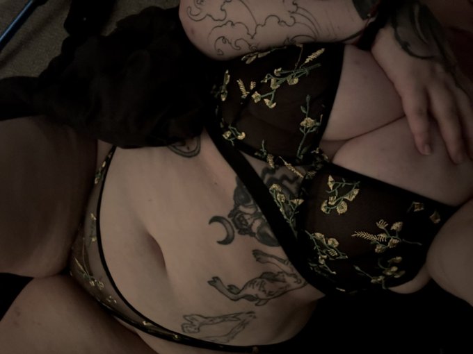 . * ･ ｡𝕲𝖍𝖔𝖚𝖑𝖎𝖊.*･ ｡ﾟ - 🌻🌻🌻 https://t.co/NtJCmrEDaU